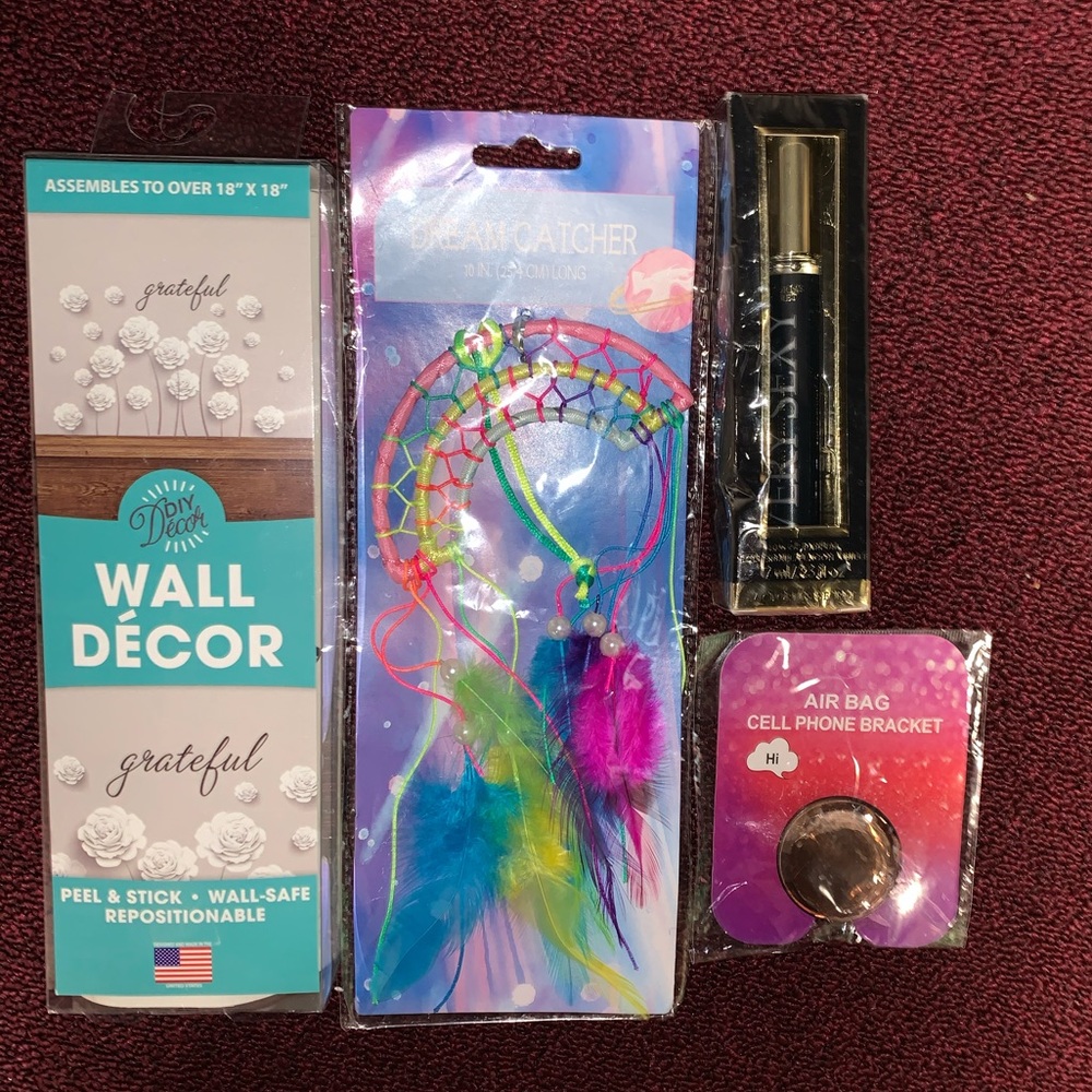 Random gift lot #walldecor #DreamCatcher #VS